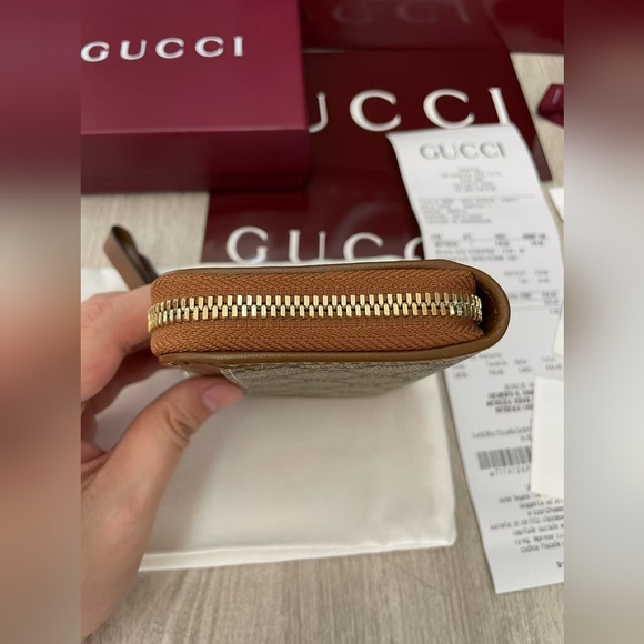 Gucci GG Emblem zip card case - Picture 6 of 12
